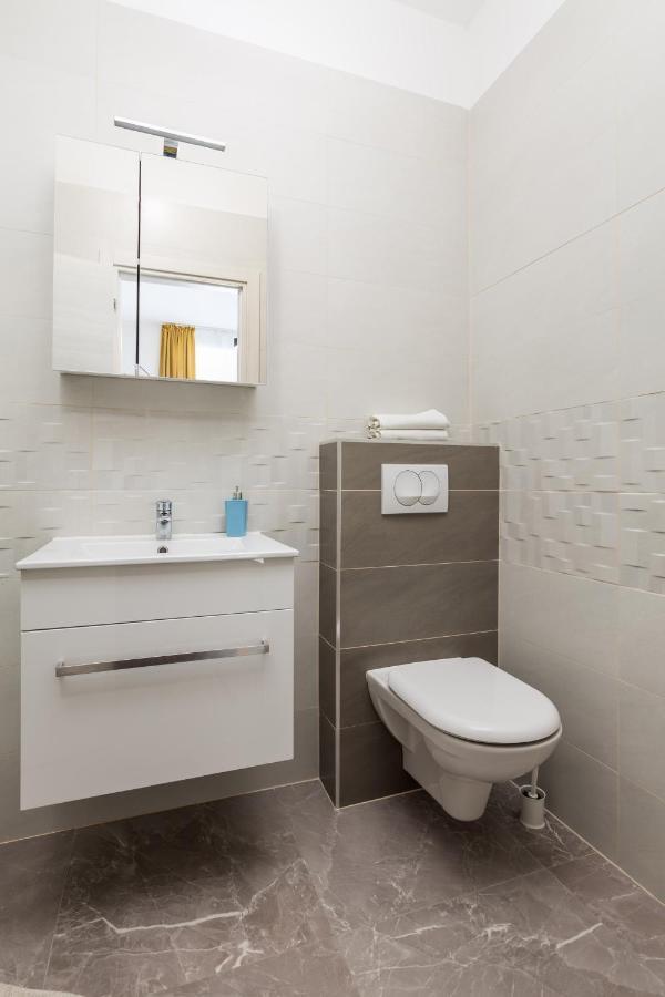 Studio Apartments Fran'S Fiume Kültér fotó